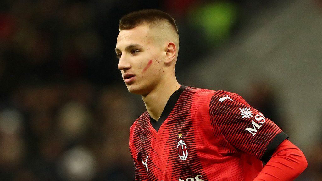  Debut pertandingan Camarda dengan AC Milan di liga atau kompetisi resmi — menandakan bahwa ia mulai muncul secara nyata di level atas.